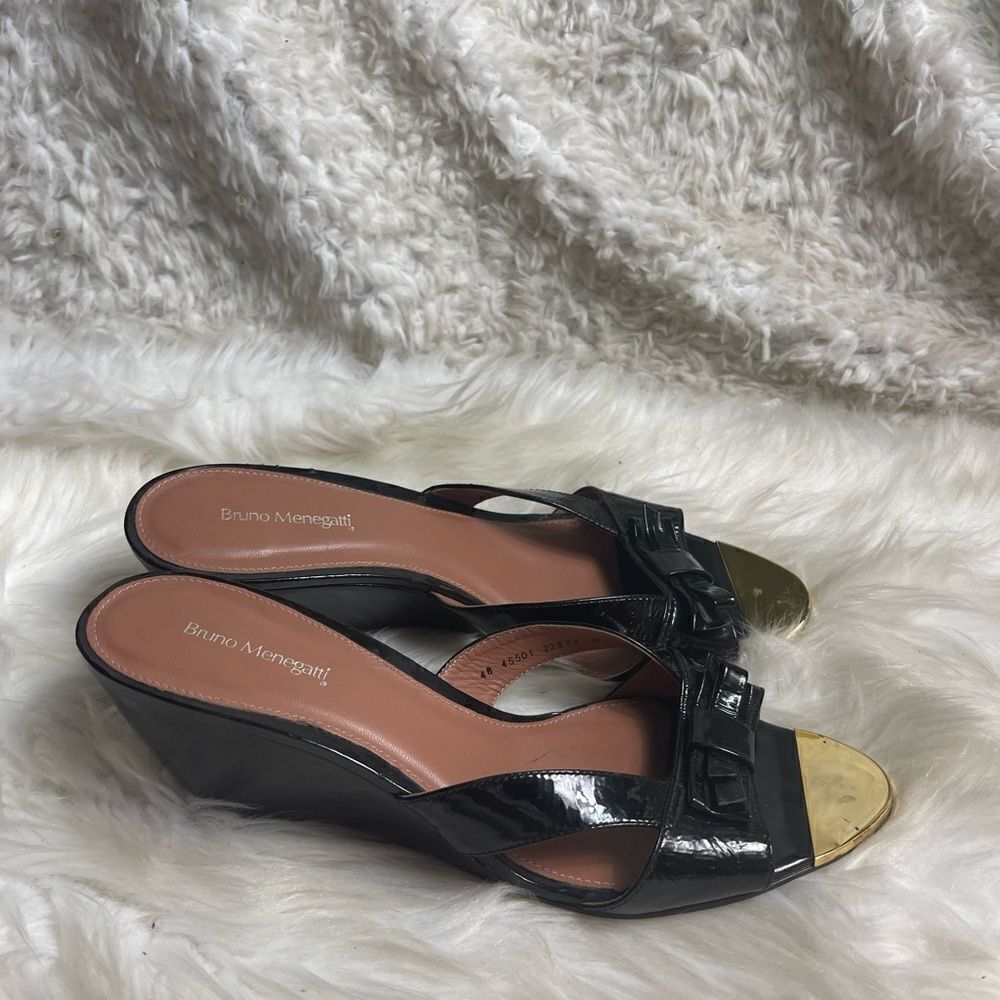 Bruno Menegatti 45501 leather black patent wedge slides sandals Size 9 .